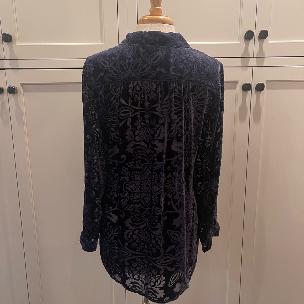 Jade by Johnny Was Blue Long Sleeve Boxy Button Down Blouse - Picture 4 of 6